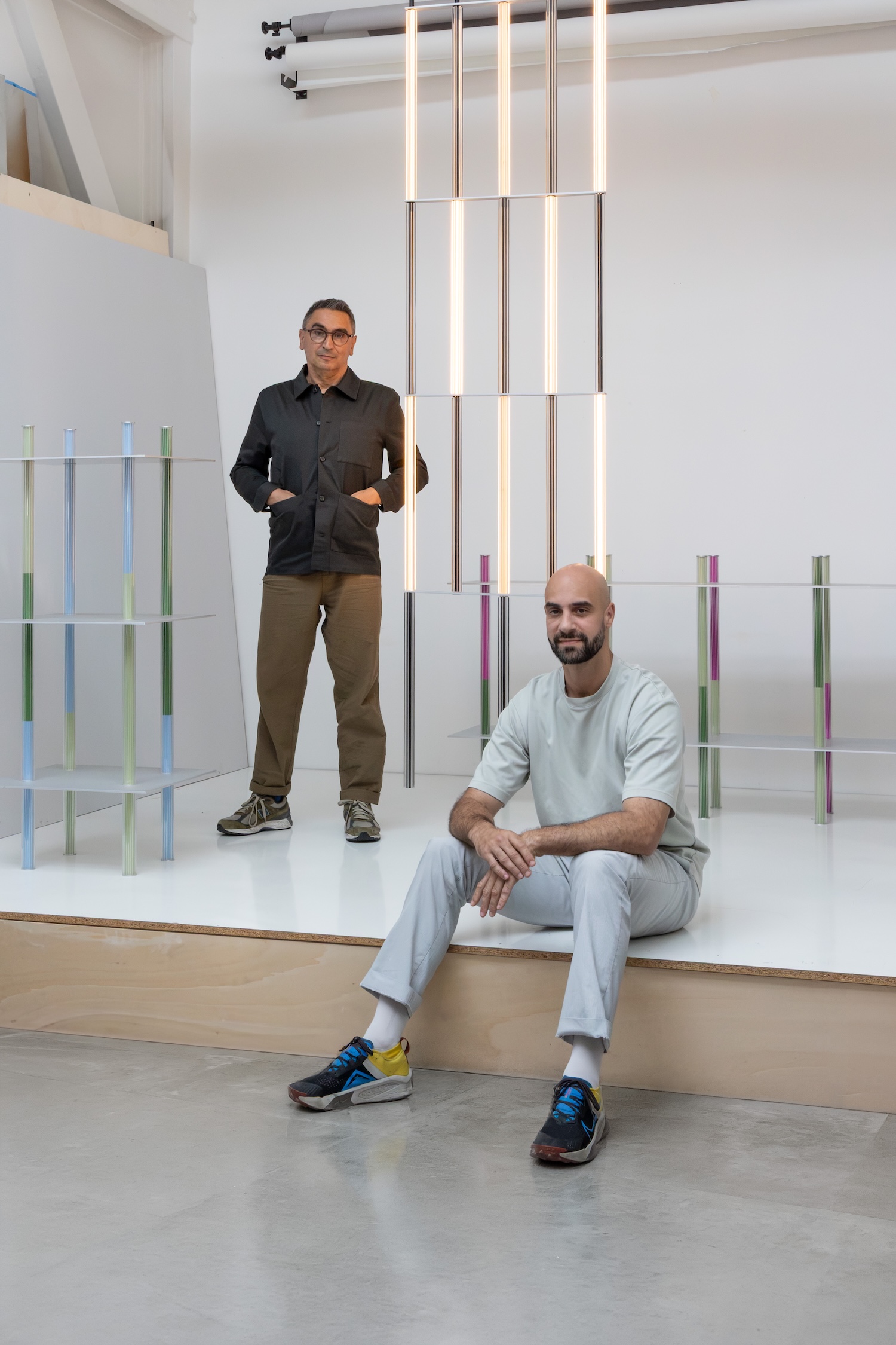 Normal Studio, Règles du jeu : des meubles lumineux en tubes de verre borosilicaté exposés chez Même si à Paris
